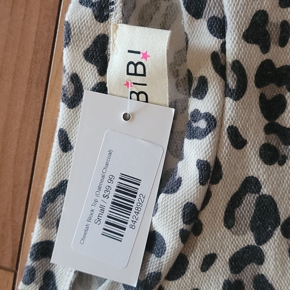 Leopard Color Block Top - Picture 3 of 5